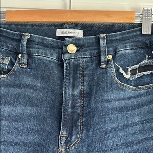Good American extra stretchy- Ankle Skinny- fits like an 8 or 29 waist.